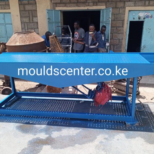 Vibrating table machine